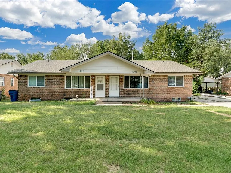 4203 W Pine St — Photo 2