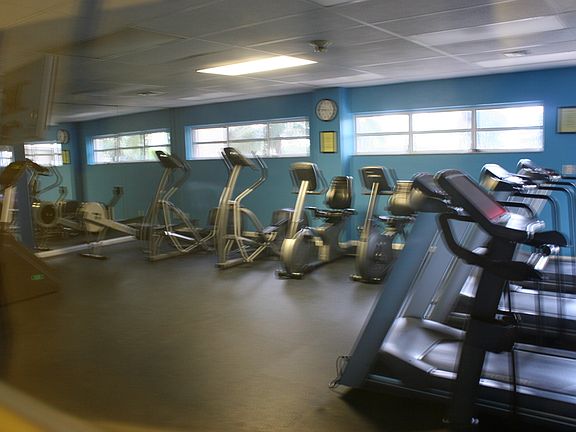 4th image of 1800 N Ocean Blvd