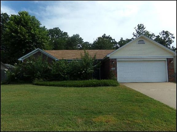 2nd image of 1706 Kensington Dr