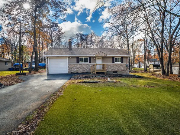 176 Bromley Rd, Henryville, PA 18332