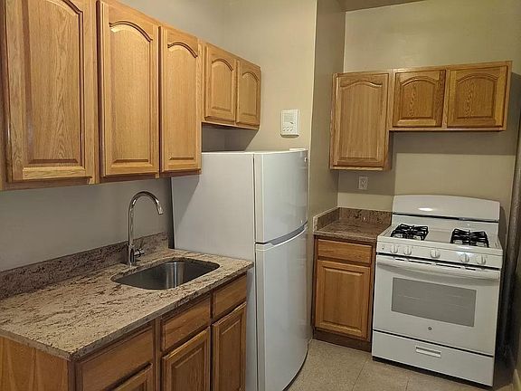 2nd image of 3230 Steuben Ave #5B