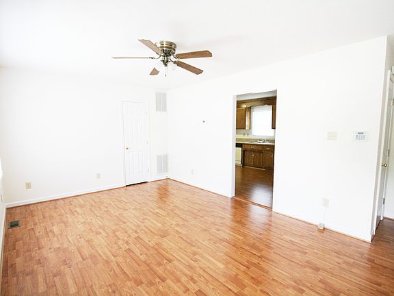 4th image of 1608 Stewart Ave