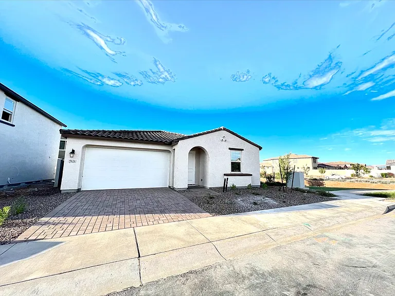 9426 E Saturn Ave — Photo 1