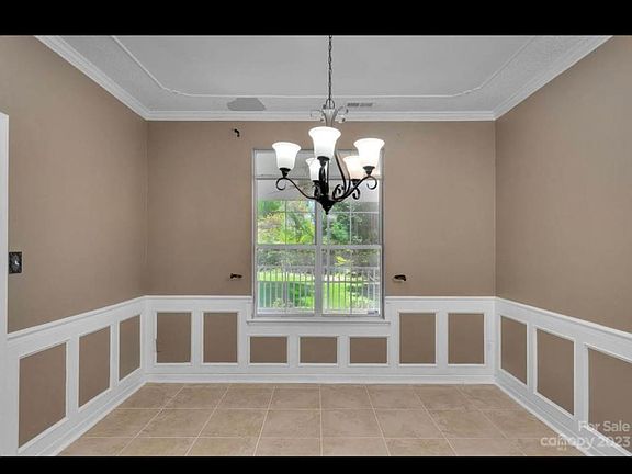 5th image of 6318 Old Corral St