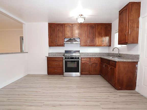 5th image of 4543 W 161st St