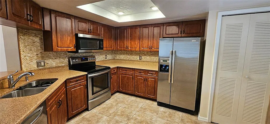 2 bed, 2.0 bath, 1072 sqft, $1,600 — Photo 3