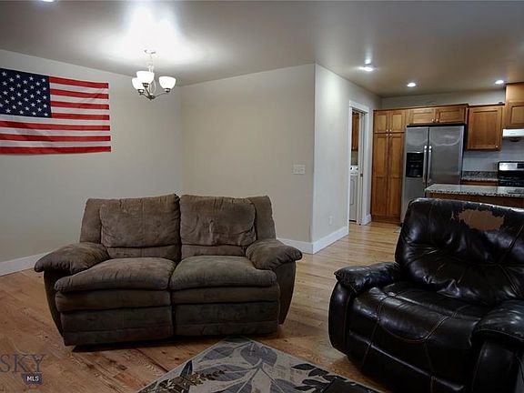 4th image of 1823 Buckrake Ave
