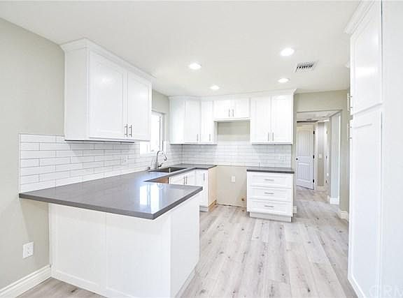 4th image of 32925 Avenue D