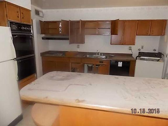 3rd image of 3302 Diamond Dr