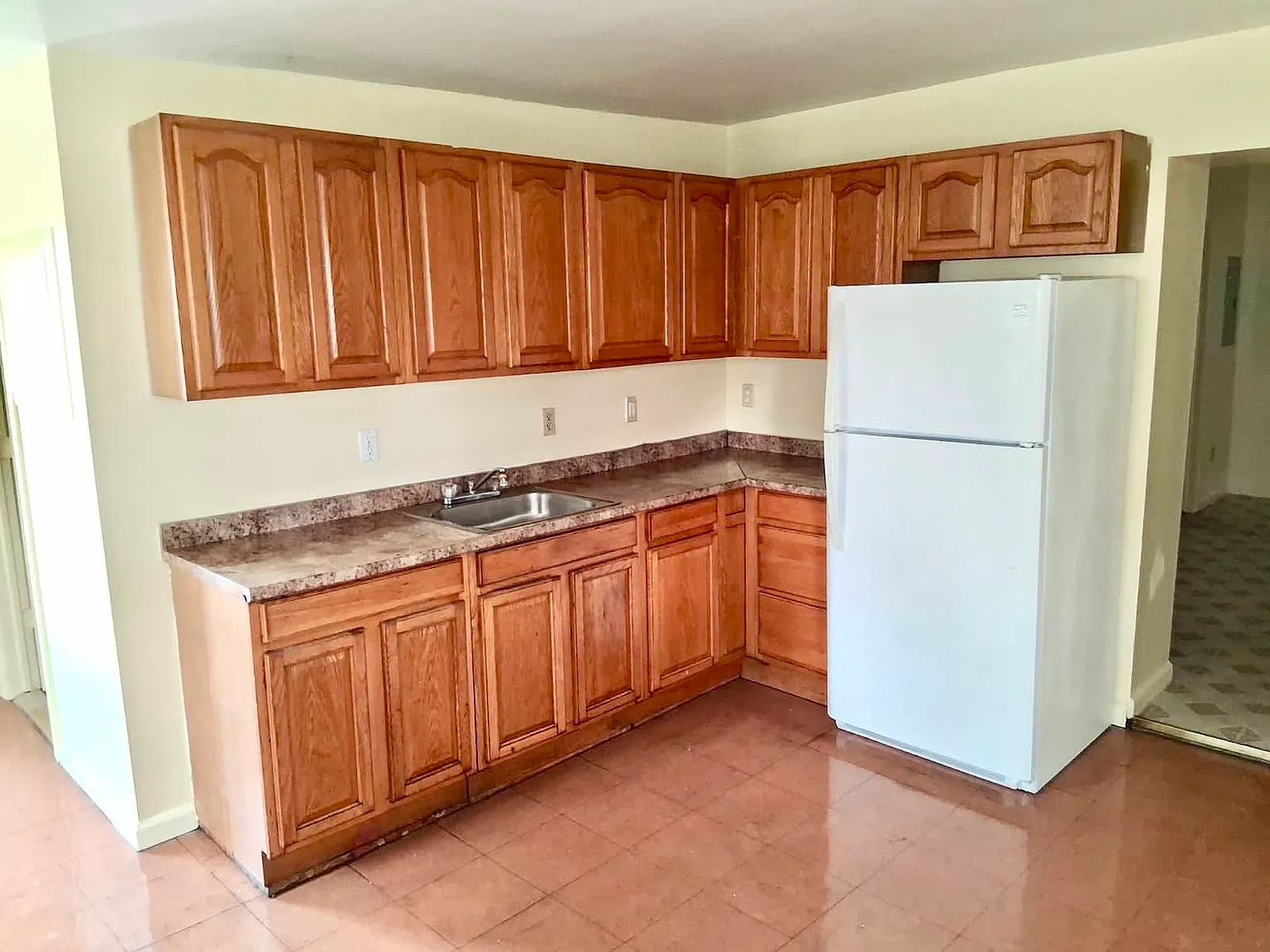 2 bed, 1000 sqft, $1,600 — Photo 4