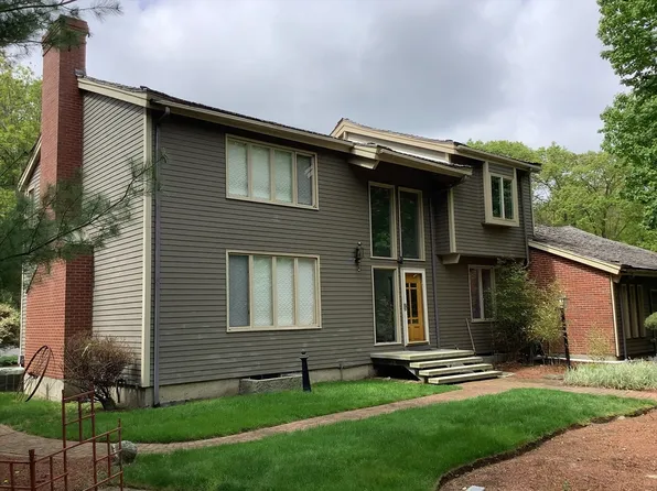 14 Midland Rd, Lynnfield, MA 01940