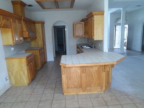 4th image of 2122 Summerfield Ln