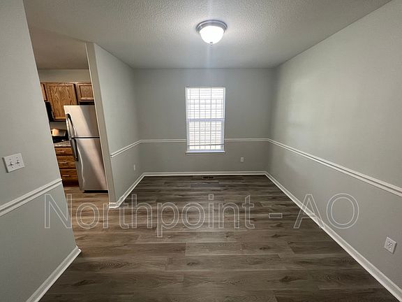 4th image of 4136 Woodland Ave