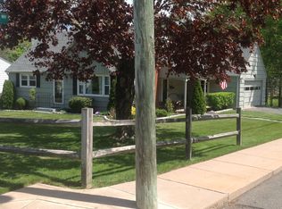 111 Arnott Rd, Manchester, CT 06040