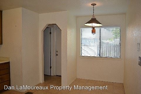 5th image of 50 Walnut St
