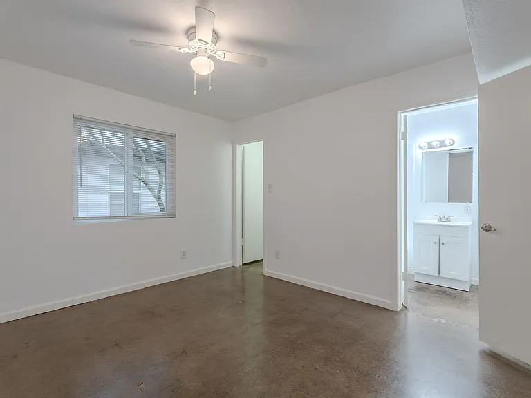 1421 E Roosevelt St #1 — Photo 17