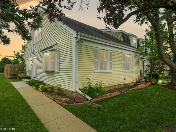 7400 Nantucket Cv, Hanover Park, IL 60133