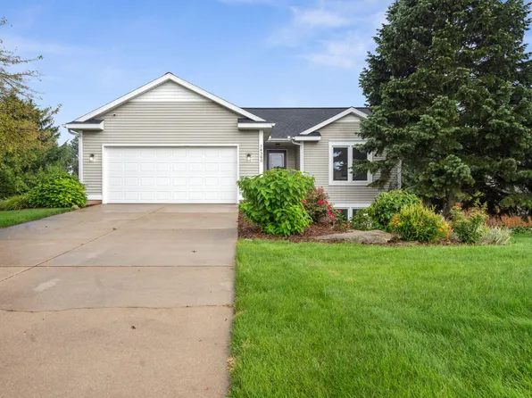 14360 Pine Creek Dr, Holland, MI 49424
