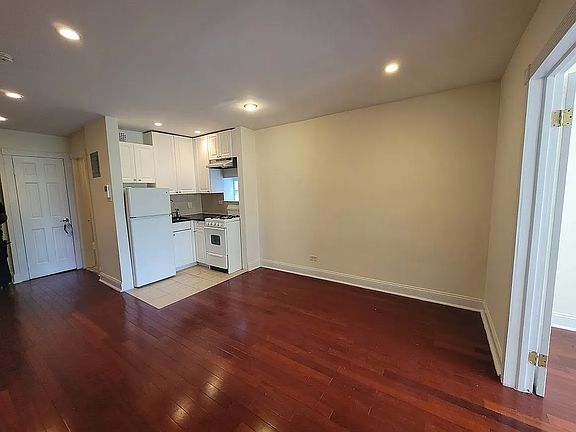 4th image of 135 E 17th St #7Z