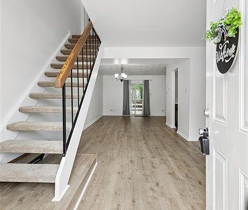 3rd image of 3611 Radford Cir