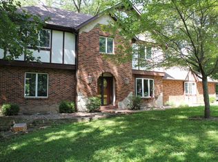 16 Deerwood Trl, Fairview Heights, IL 62208