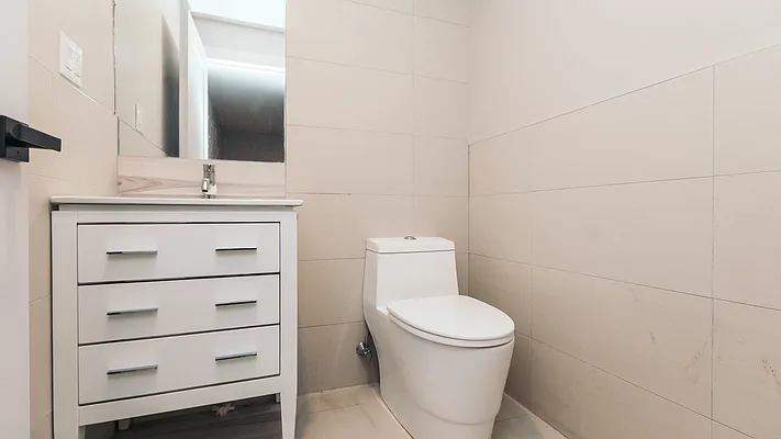 Rented by Nooklyn NYC LLC | media 16