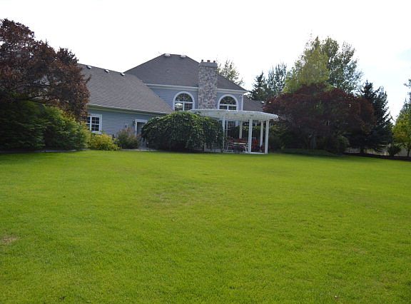 2nd image of 465 Coventry Ct