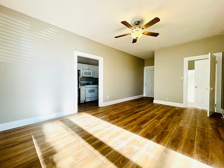 311 S Grandview Ave #4 — Photo 2