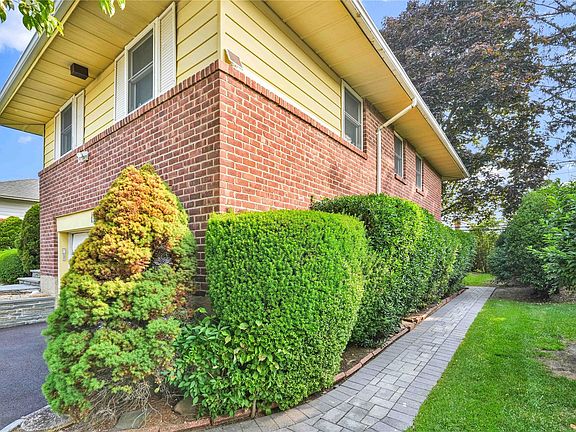 3rd image of 906 Bromton Drive