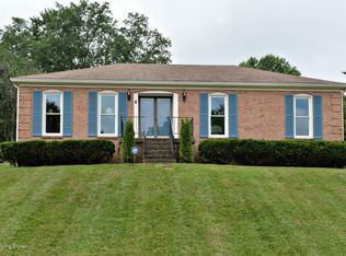 4718 Nottinghamshire Dr, Jeffersontown, KY 40299