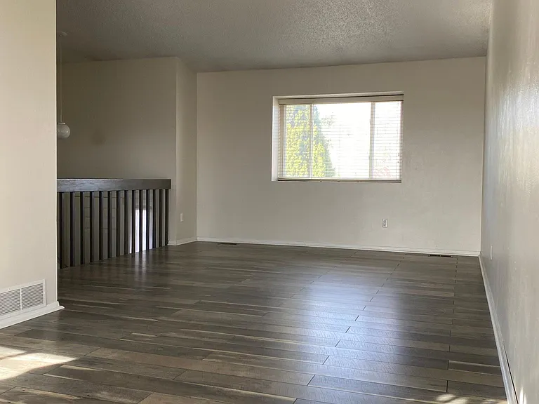 325 Catalina Dr — Photo 25