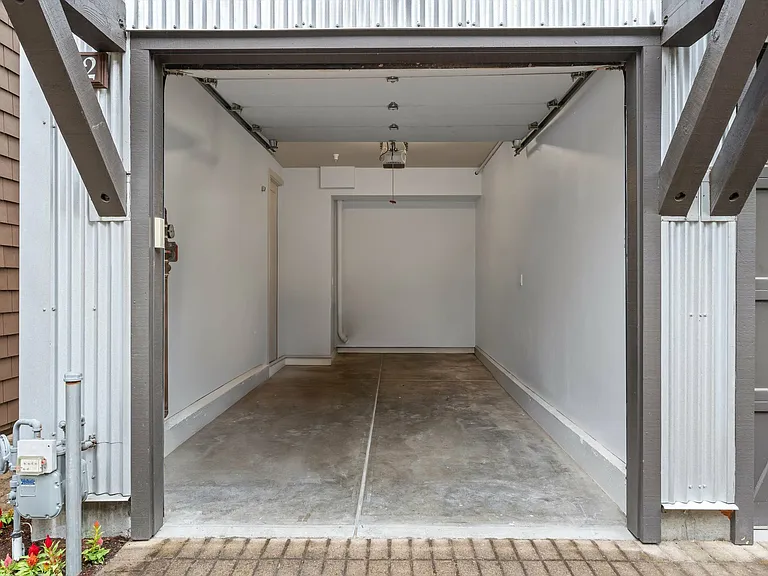 532 Grove St — Photo 22