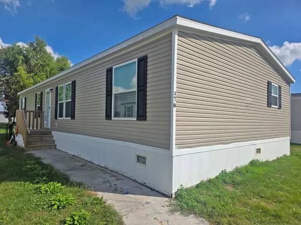 781 W Walcott Rd #170, Walcott, IA 52773