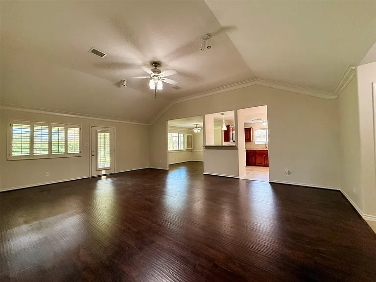 1702 Fantasy Woods Dr — Photo 5