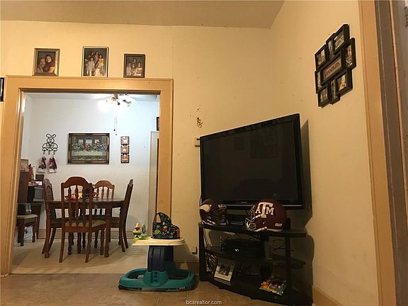 5th image of 505 S Parker Ave