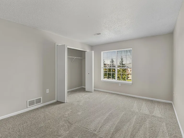Pendleton Park Apartments — Photo 48
