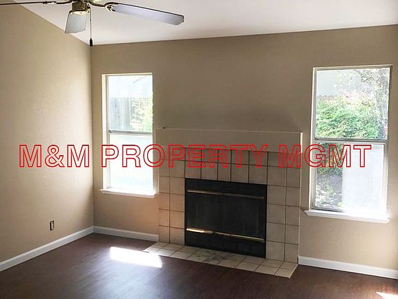 1307 Antrim Living Room