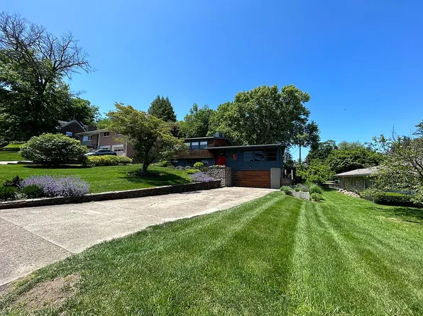 1215 Cardinal Dr, Audubon Park, KY 40213