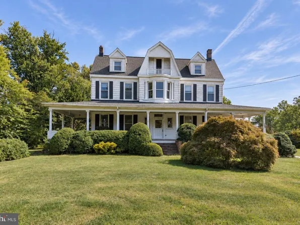 2 N Beechwood Ave, Catonsville, MD 21228