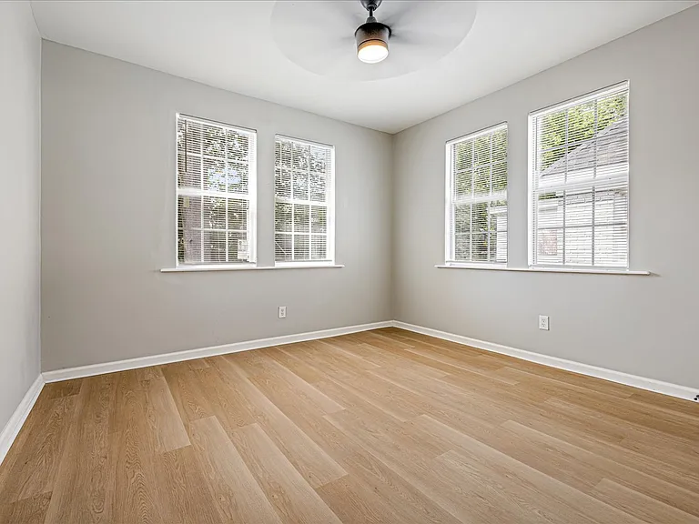 2395 Forrest Ave #3 — Photo 10