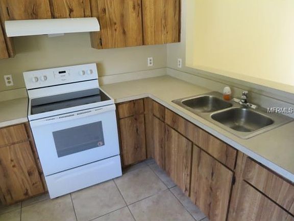 5th image of 751 Kings Cove Ct
