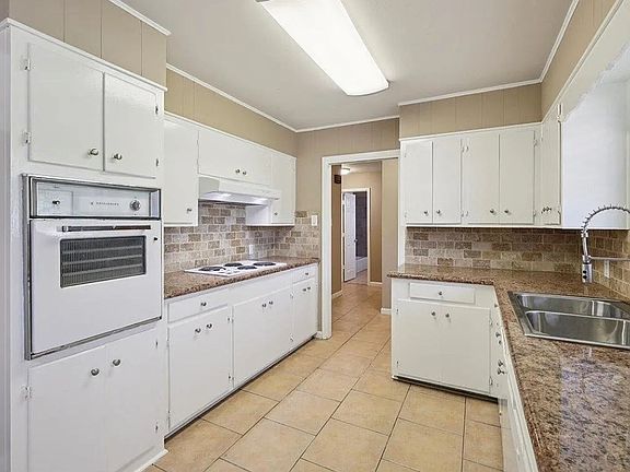 4th image of 630 Whiteoak Dr