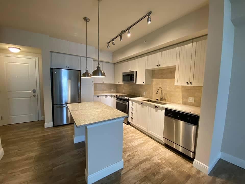 1st image of 1771 SE 17th St #550