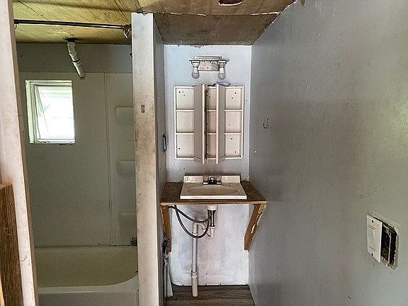 4th image of 2118 Arlington Park Blvd