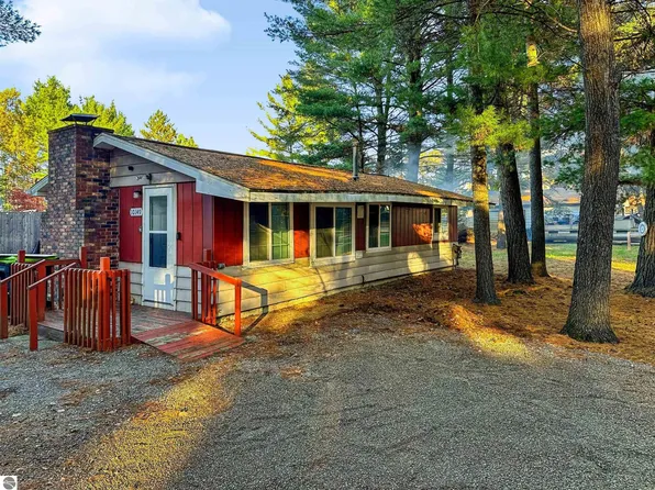 10149 Beverly Dr, Saint Helen, MI 48656