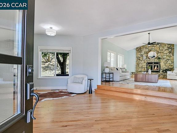 5th image of 4161 Leon Dr