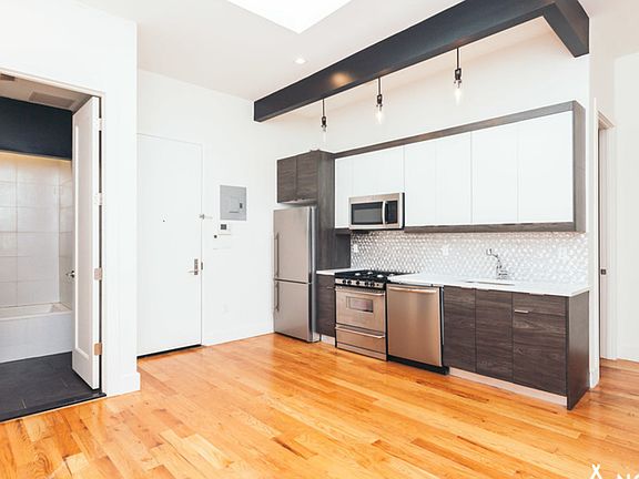 2nd image of 308 Jefferson St #3D