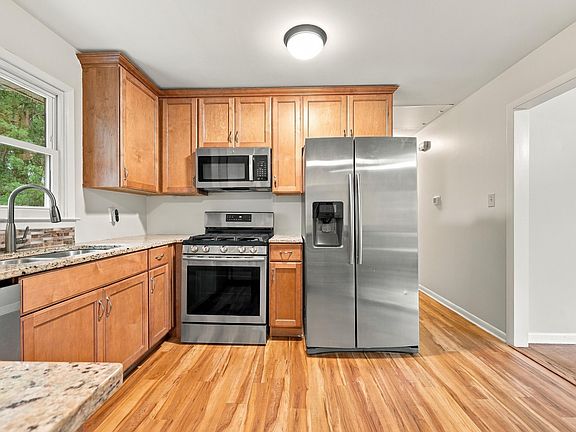 3rd image of 4919 Brentwood Rd