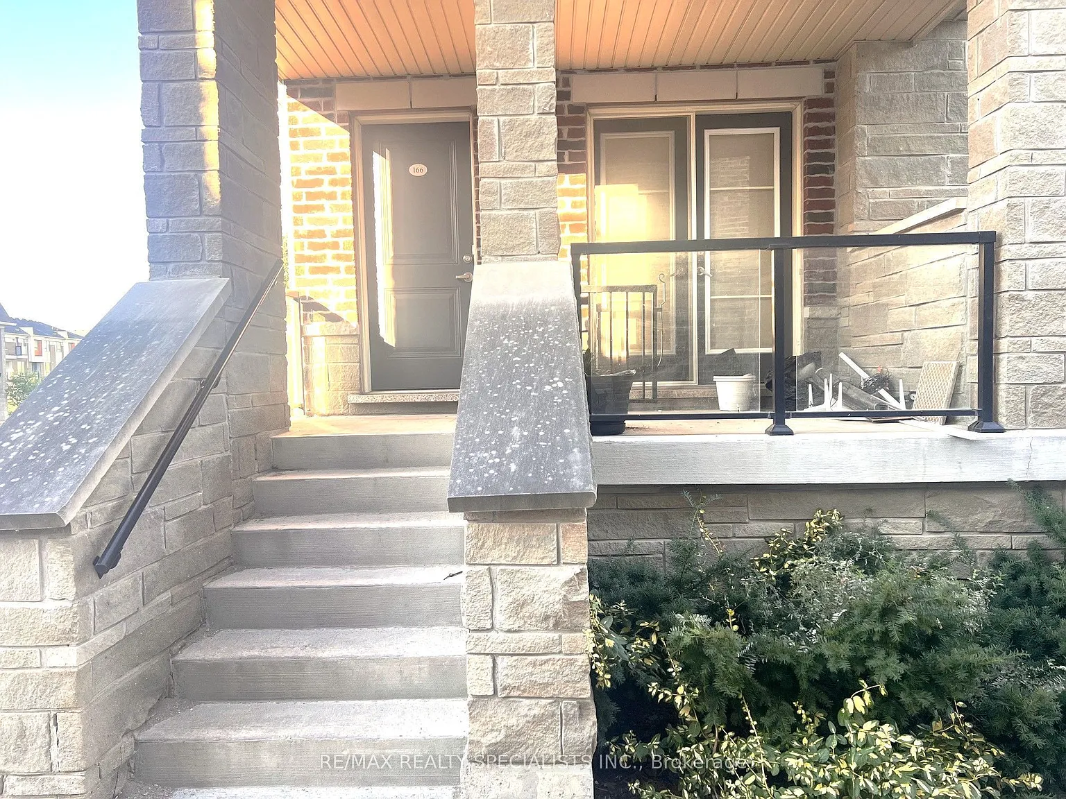 3 bed, $2,775 — Photo 2