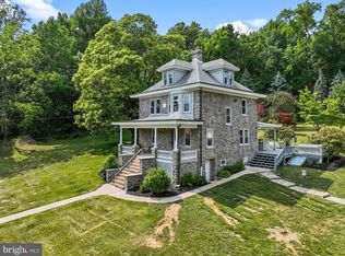 2393 Harmonyville Rd, Elverson, PA 19520